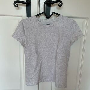 Aritzia Hold-It Ortiz heather grey t-shirt